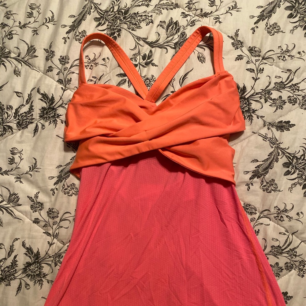 Lululemon cross tank